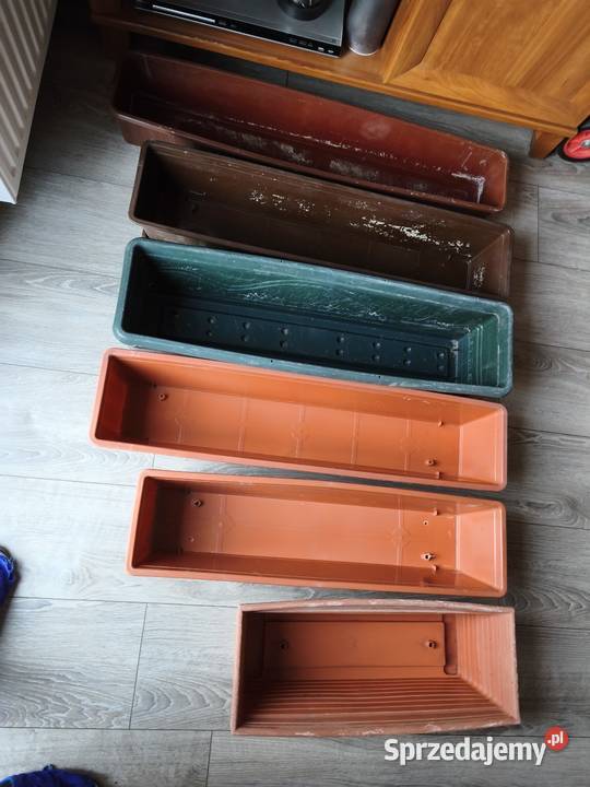 plastikowe skrzynki balkonowe korytko korytka Skrzynki balkonowe Poznań