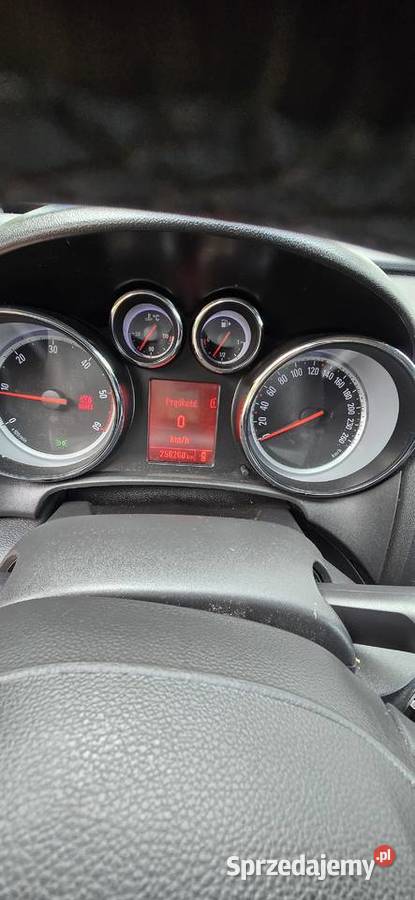 Opel Astra 2012 nieuszkodzony Zwierzyniec sprzedam