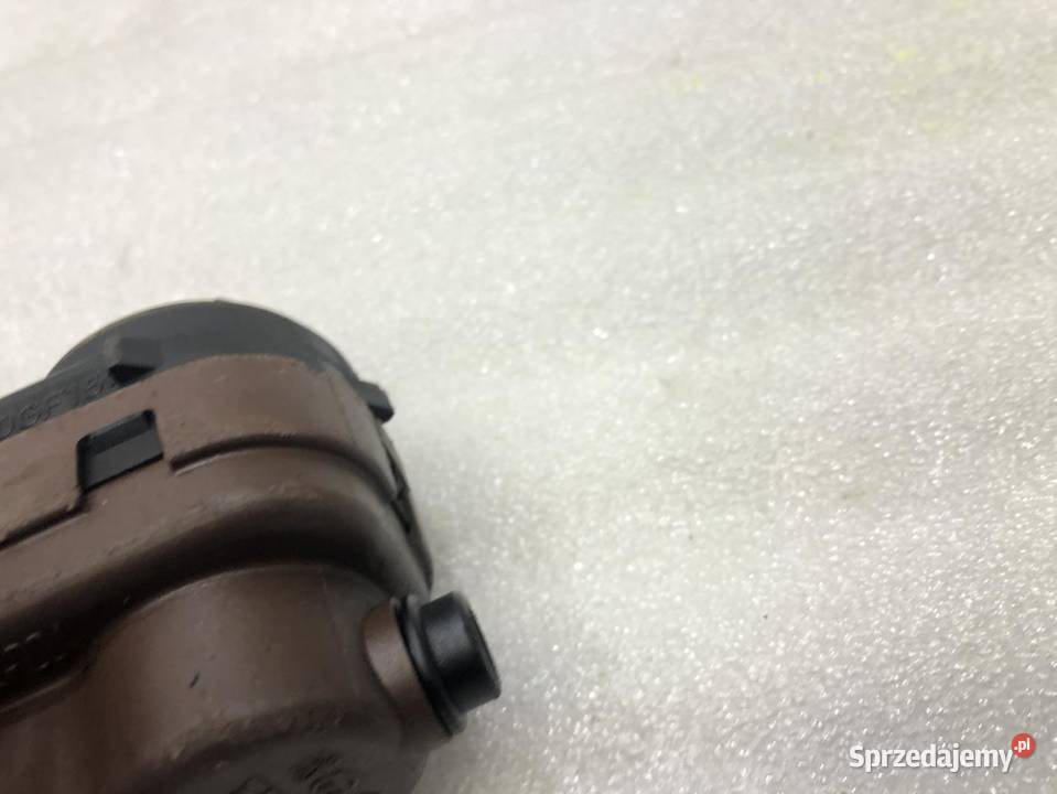 SILNICZEK REFLEKTORA PEUGEOT 106 PA66MD30GF15