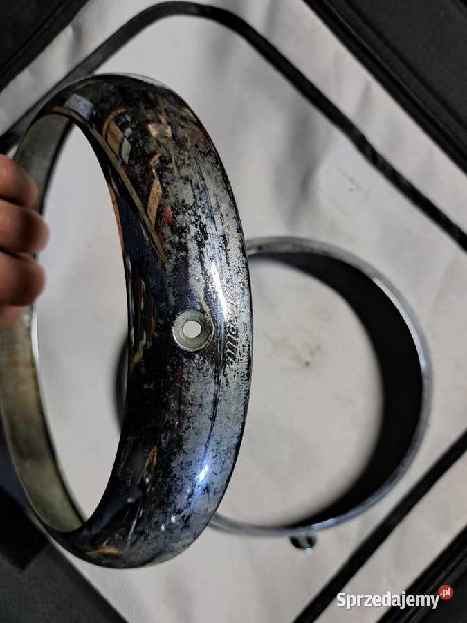 Ramka leflektor lampy przedniej Strzeszkowice Małe sprzedam