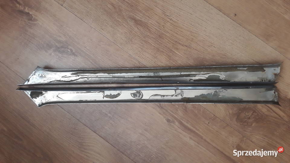 Mwrcedes W109 W108 Listwa przedniego słupka Listwy i nakładki