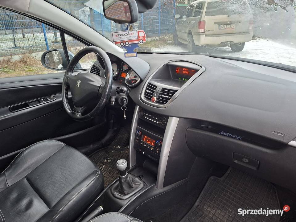 PEUGEOT 207 16hdi Panorama tempomat klima skóra Wrocław