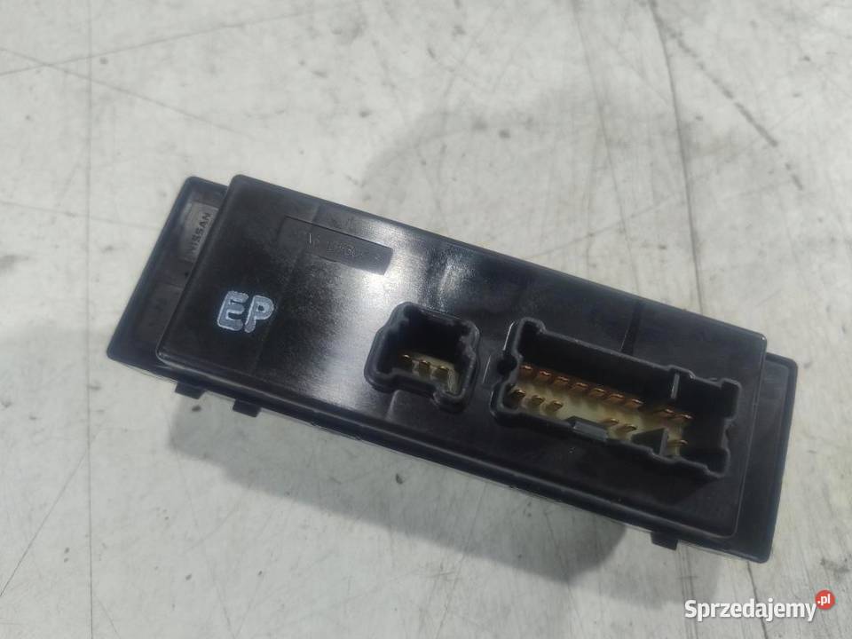 PRZEŁĄCZNIK SZYB KIEROWCY NISSAN QASHQAI J11 sprzedam
