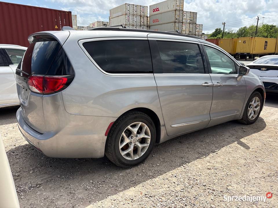 Chrysler Pacifica Łuków