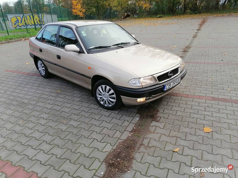 Opel Astra 16 bg hak opłaty do maja 2021 benzyna+LPG Toruń