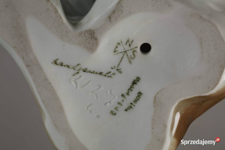 Porcelanowa figura Pies myśliwski Ens 19191945 wielkopolskie Poznań
