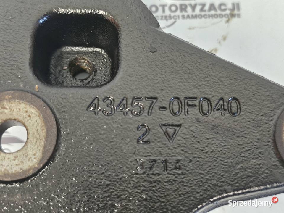 AVENSIS AURIS 16 D4D N47C16A 112 13r łapa