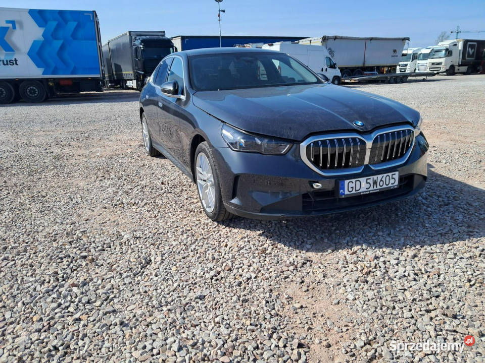 BMW 520 G60 2023 4/5 Komorniki