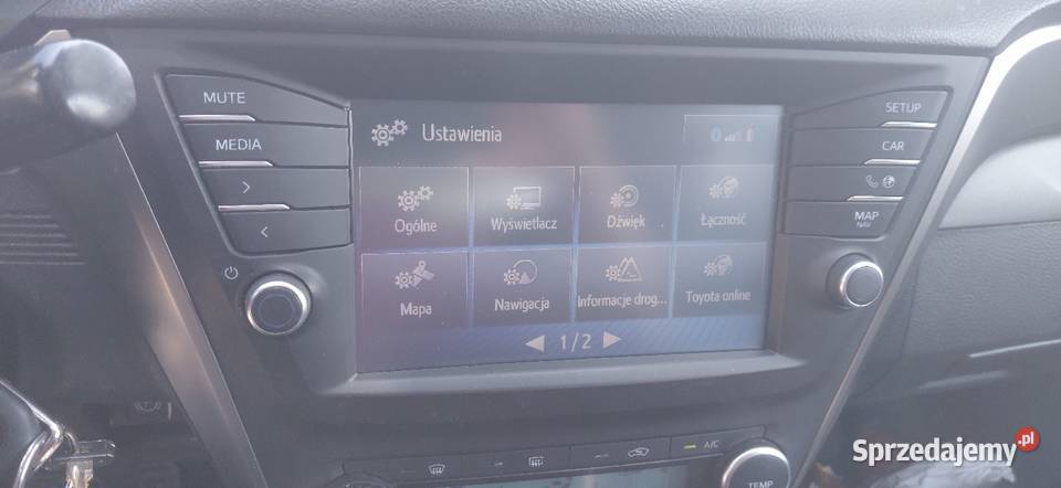Toyota Avensis 2015 18 benzyna sedan Gliwice