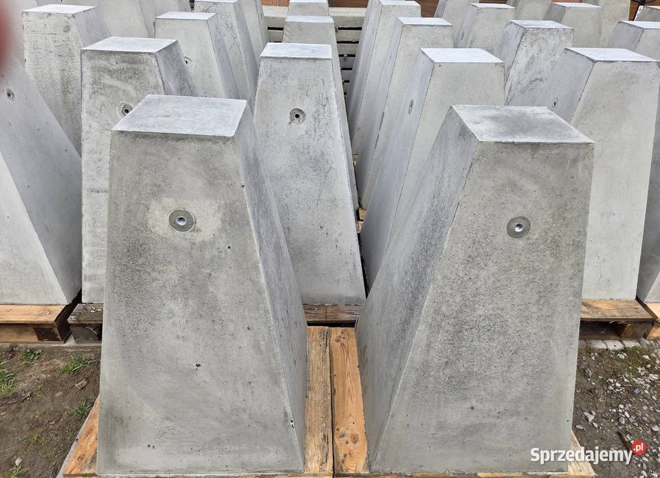 Stały znak wysokościowy reper 2560100 400 Ulanów