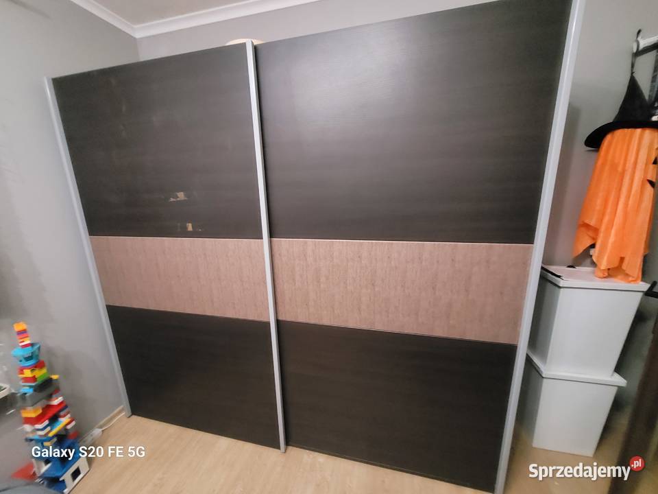 Szafa z przesuwanymi drzwiami szer 24m gł 058m Łódź