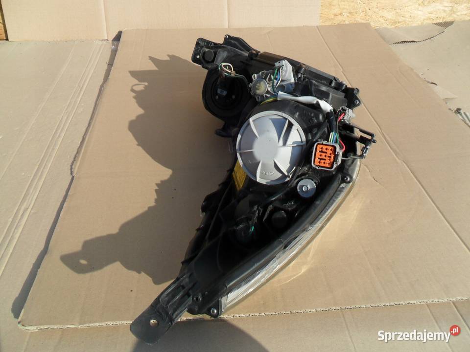 Subaru Legacy Outback 09 Xenon Reflektor Lewy Lampy przednie wielkopolskie Nowy Tomyśl