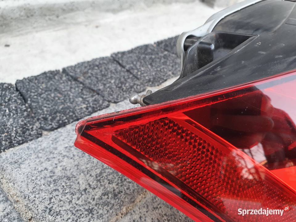 Audi TT 8j Lampa lewa tył kompletna ładna