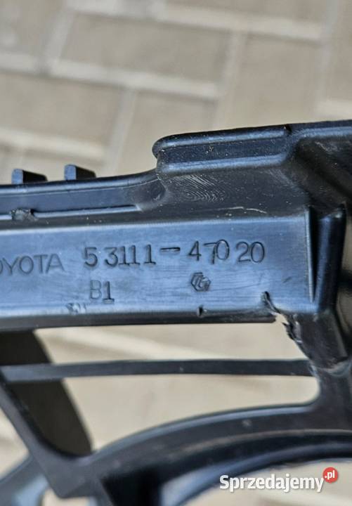 TOYOTA PRIUS III 3 0912 GRILL ATRAPA ZDERZAKA osobowe Międzychód sprzedam