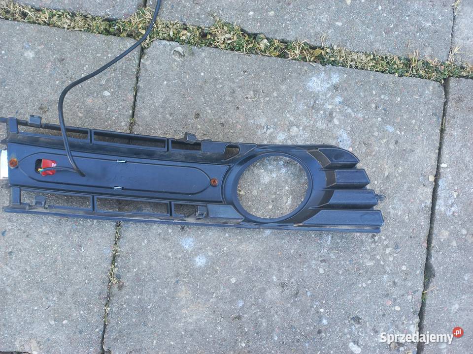 Zaślepka Kratka zderzak przód VW Passat V Lift Zderzaki