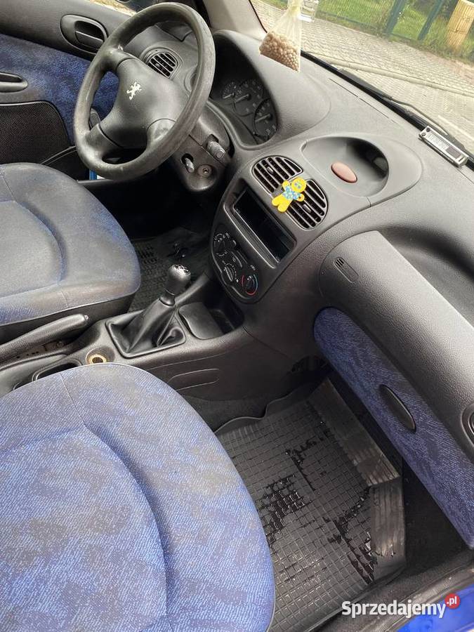 Sprzedam Peugeot sprawny ważne opłaty Kielce