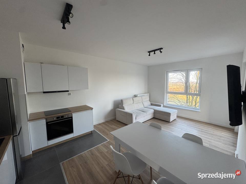 4pokoje klimatyzowane PKP Czernica sprzedam