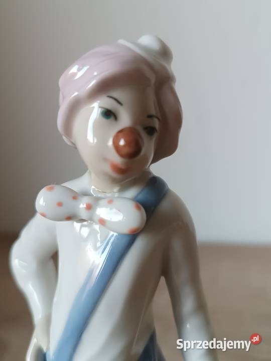 Figurka klauna sygnowana Porcelana i szkło Gorlice