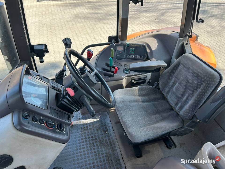 Renault Ares 550RX Laskowiec