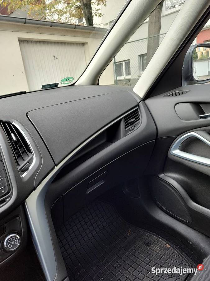 Sprzedam Opla Zafirę 16 Turbo benzyna 200 tempomat Zafira