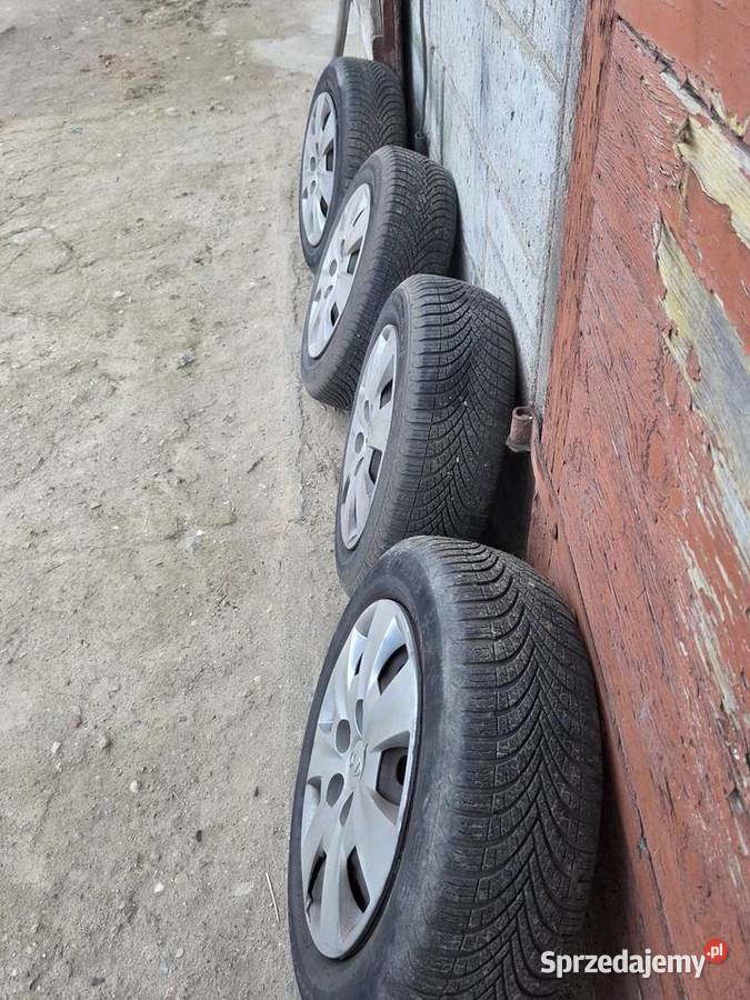 Opony całoroczne na felgach stalowych Hyundai Ciechanowiec