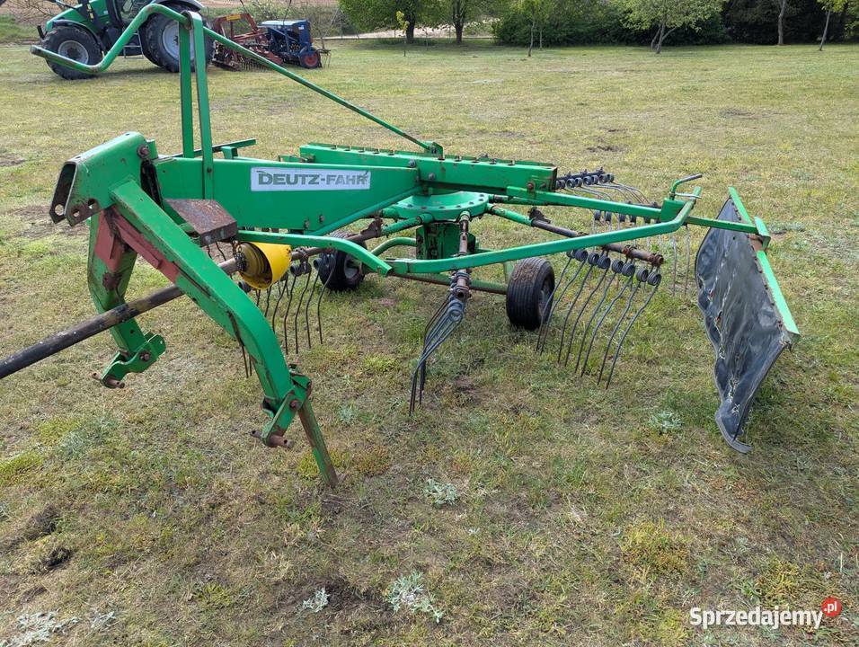 Zgrabiarka karuzelowa Deutz Fahr KS 233 DN pomorskie Stężyca