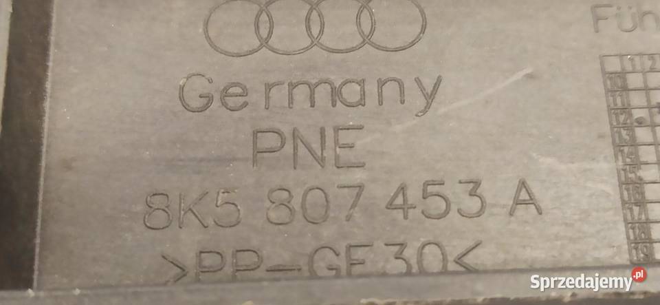 AUDI A4 B8 ŚLIZG ZDERZAKA LEWY TYŁ 8K5807453A Części montażowe