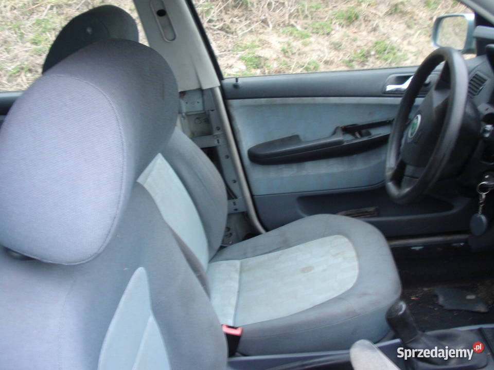 SKODA FABIA I COMFORT 14 MPI LAKIER 9151 AUTO NA uszkodzony