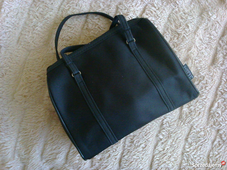 Czarna kosmetyczka Twój Styl