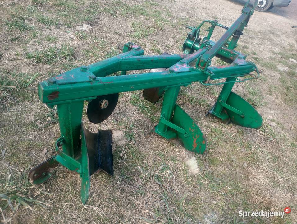 Pługi 3 skibowe Grudziądz z krojem nieuszkodzony Pługi Huta Nowa