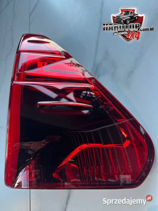 Lampa Oryginalna Prawa Tylna oświetlenie TOYOTA sprzedam