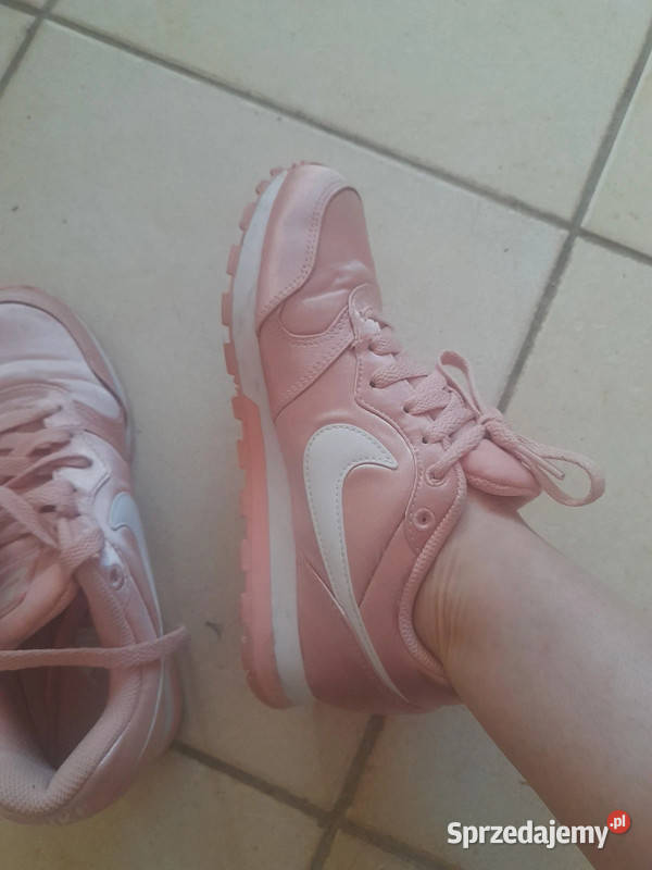 Satynowe Różowe Buty Sportowe NIKE rozmiar 36