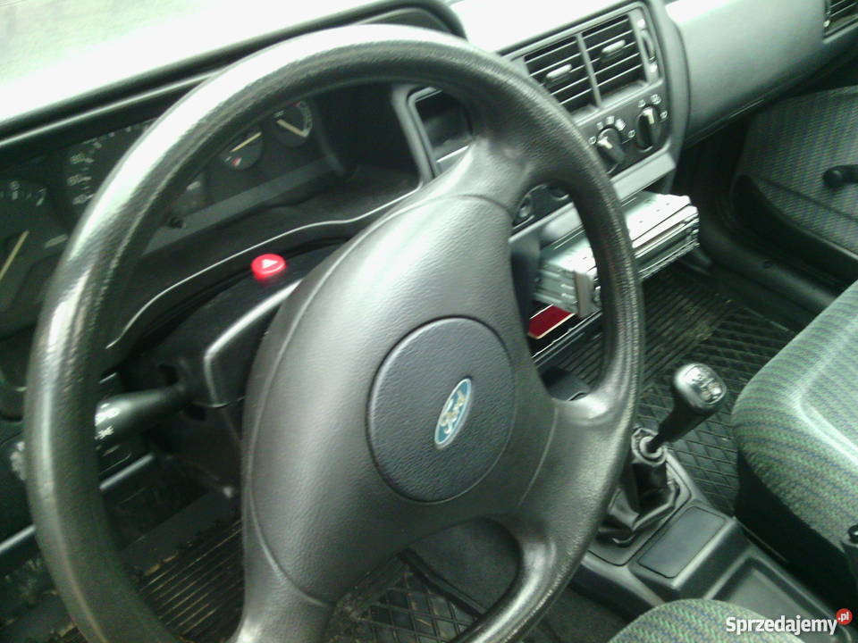 Ford Escort CLX 18 bordowy Słopiec