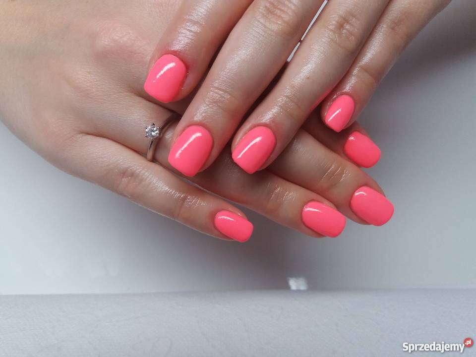 Stylizacja paznokcimani hybrydowypedicure