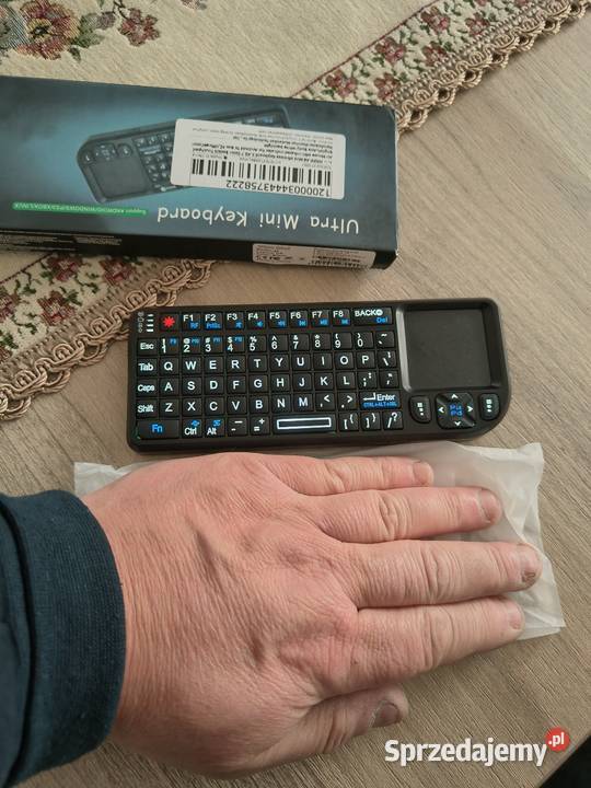 Klawiatura mini bezprzewodowa z touchpadem Ergonomiczny kształt sprzedam