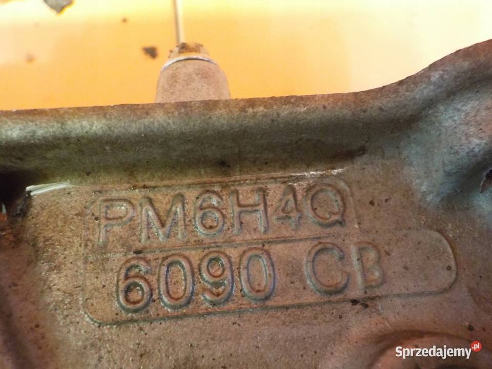 RANGE ROVER SPORT 36 TD V8 09r glowica prawa Suków