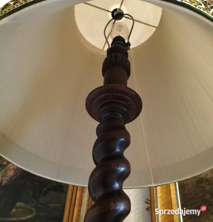 Lampa podłogowa