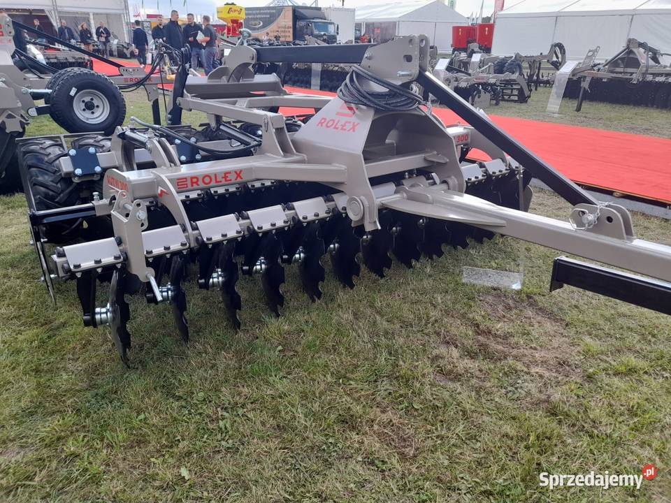 Agregat uprawowo siewny z wałem oponowym Poznań