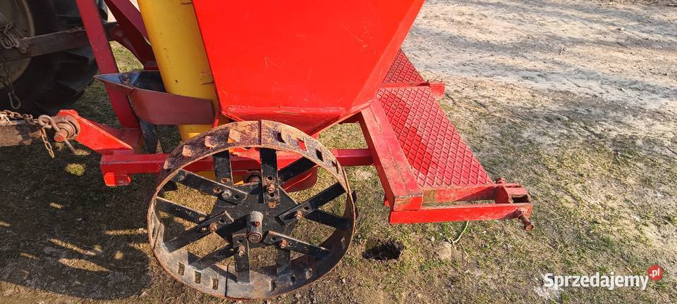 Sadzarka do ziemniaków nieuszkodzony Jawor