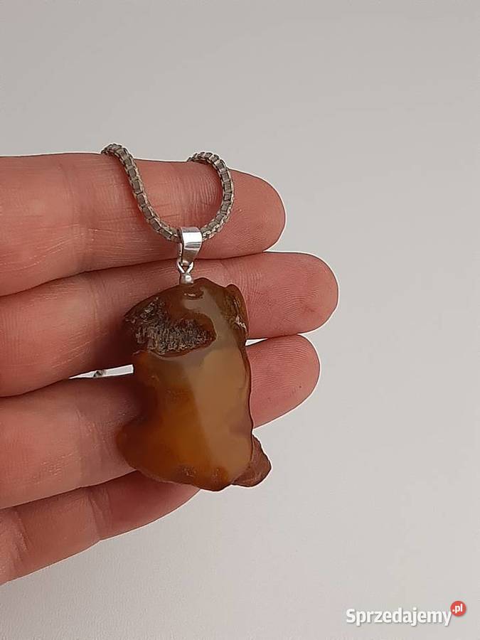 zawieszka z bursztynem Naszyjniki