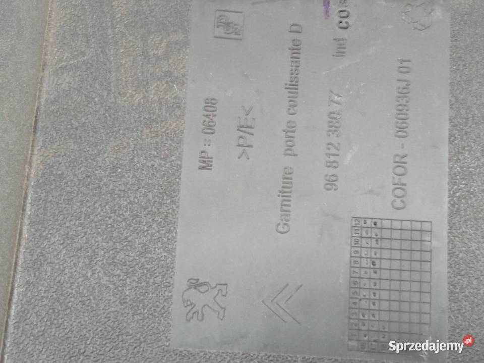 TAPICERKA BOCZEK DRZWI PRAWY TYŁ BERLINGO Tapicerki samochodowe