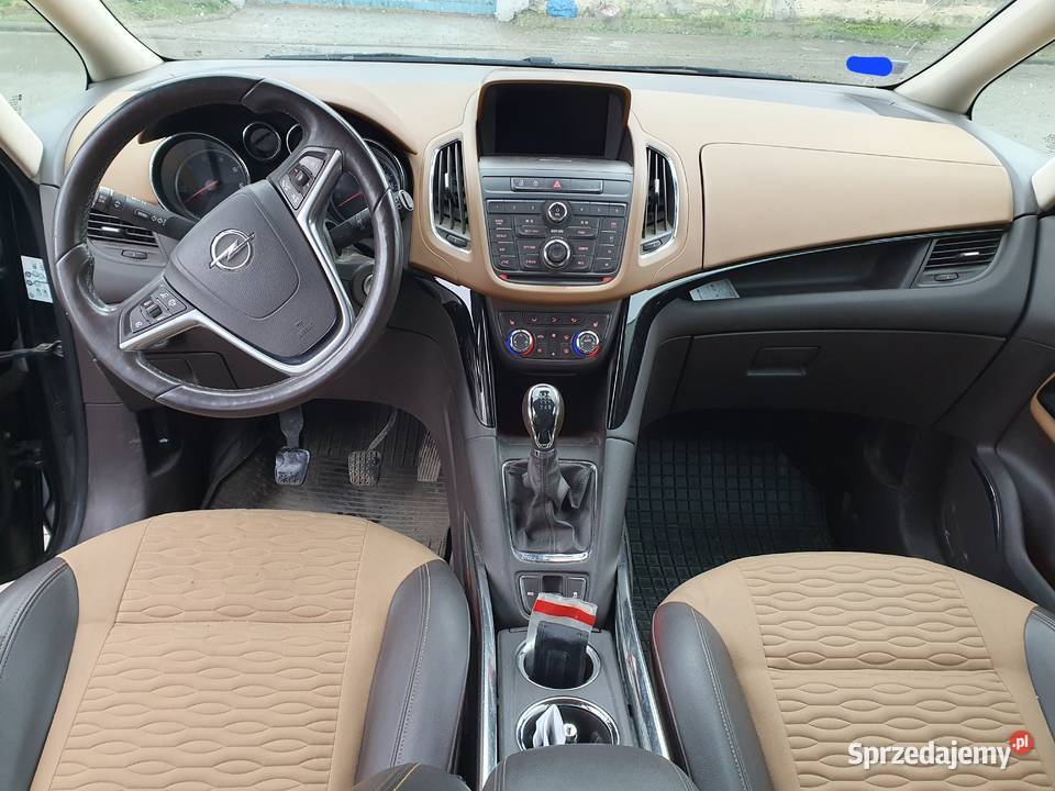 Opel Zafira Tourer wersja C silnik 20D CDTI 2014 Rok produkcji 2013 Radom