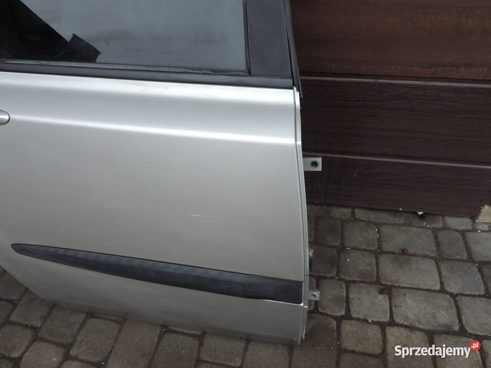 DRZWI PRAWY TYŁ FIAT STILO 1 KOMBI KOLOR 647