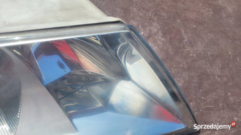SKODA OCTAVIA II LAMPA PRAWA PRZOD REFLEKTOR Ruda Śląska