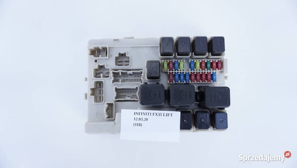 SKRZYNKA BEZPIECZNIKÓW INFINITI FX35 FX45 wielkopolskie