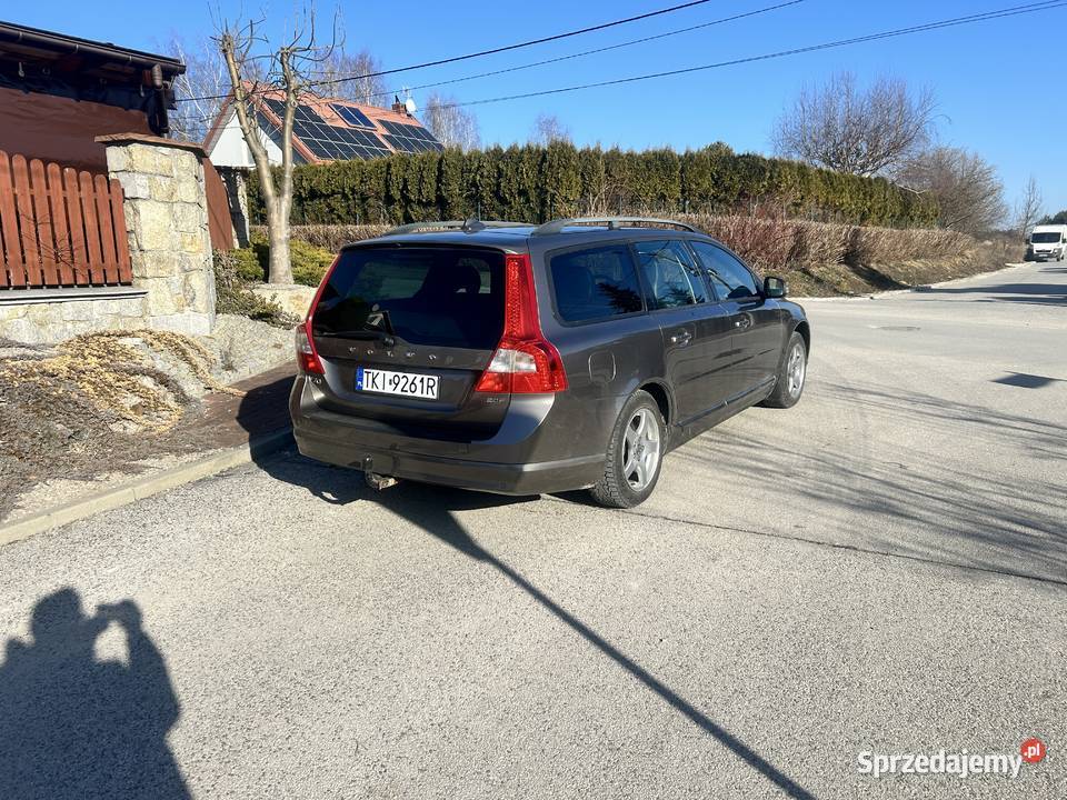 Volvo V70 20 benzyna MOMENTUM model 2009 wspomaganie kierownicy Kielce sprzedam