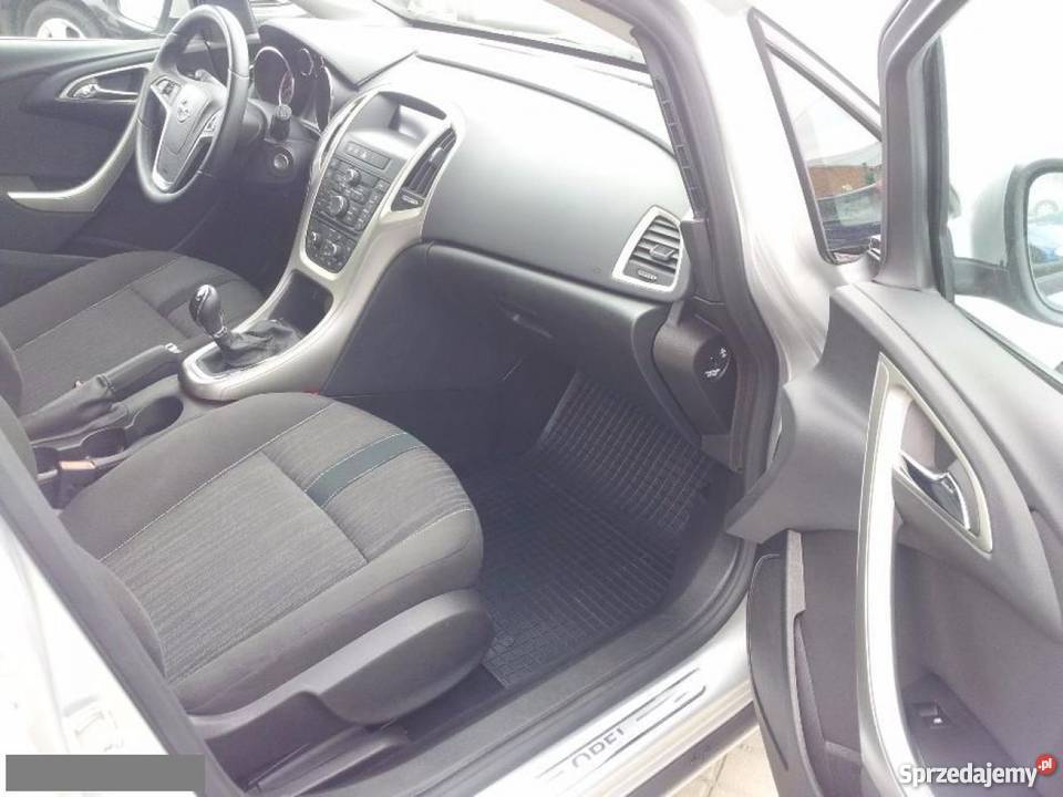 Na sprzedaż Opel Astra 2010 Krzywizna