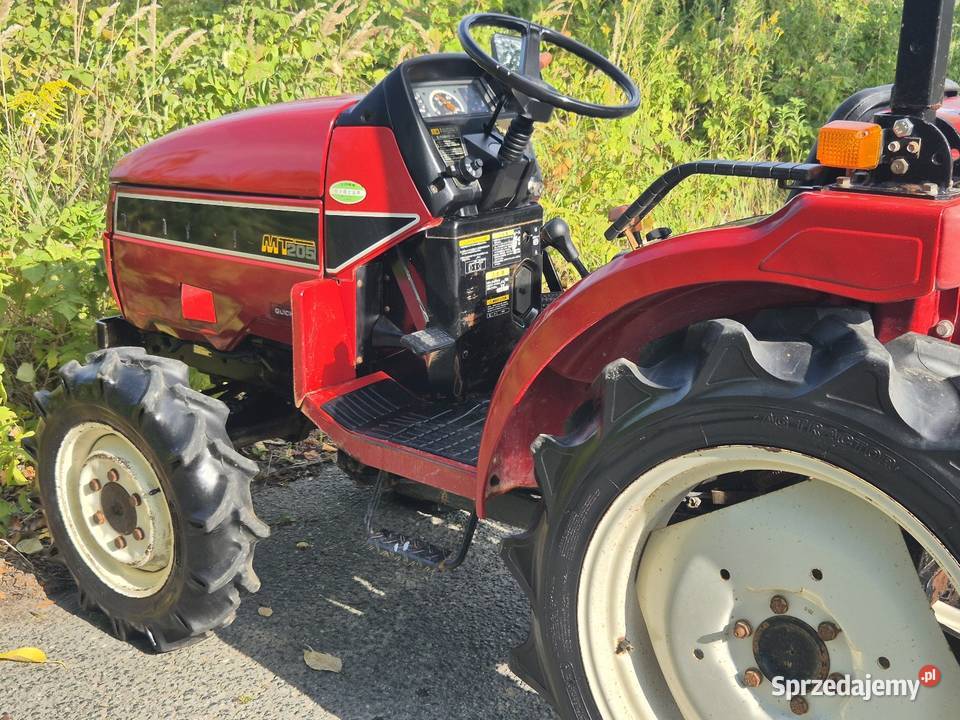 Traktorek traktor MITSUBISHI MT205D 20 44 Napęd 4x4 Małuszyn
