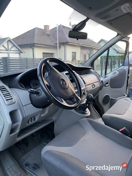Opel Vivaro 20 CDTI 8 miejsc Tempomat Zadbany czujnik deszczu Samochody osobowe Szczecin sprzedam