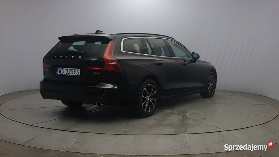 Volvo V60 B4 D Momentum Pro Z Polskiego Salonu Warszawa